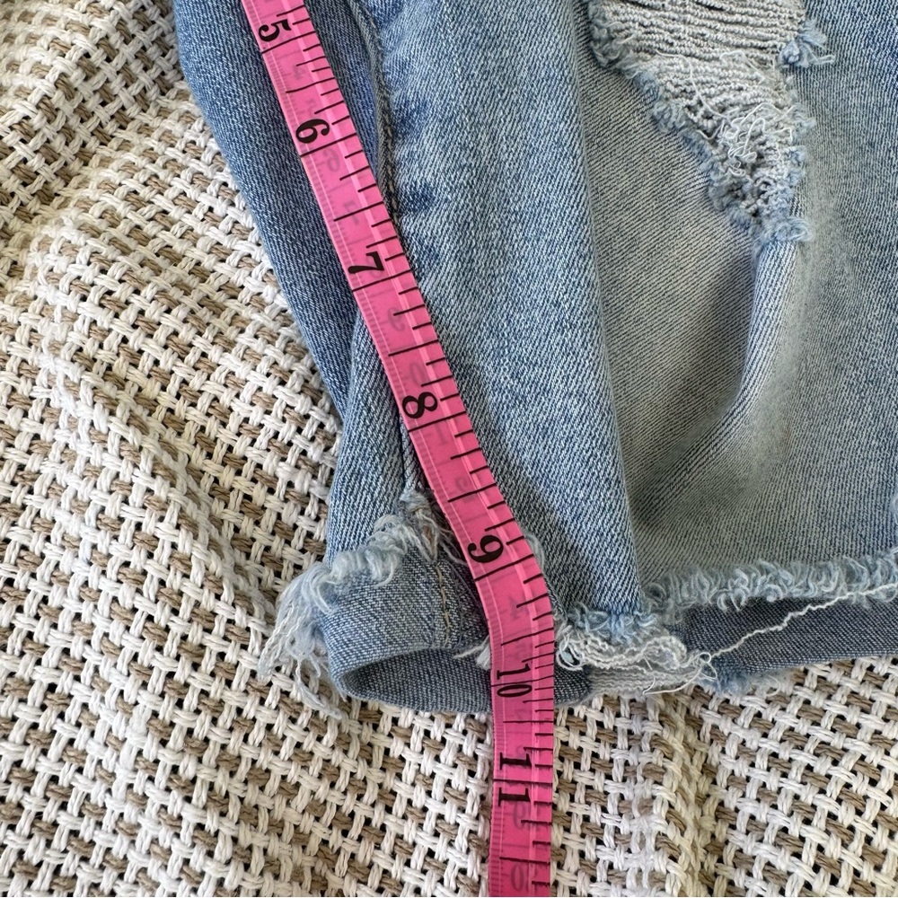 Rewash Distressed Denim Bermuda Shorts Size 3 Juniors 26 Waist Raw Hem Stretch - Picture 5 of 11